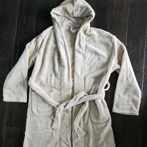 New with tags, women's xs/s/m robe